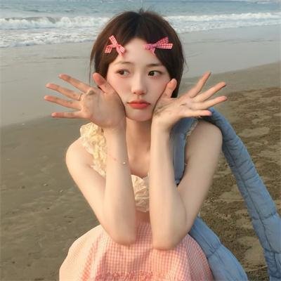 触碰的双手
